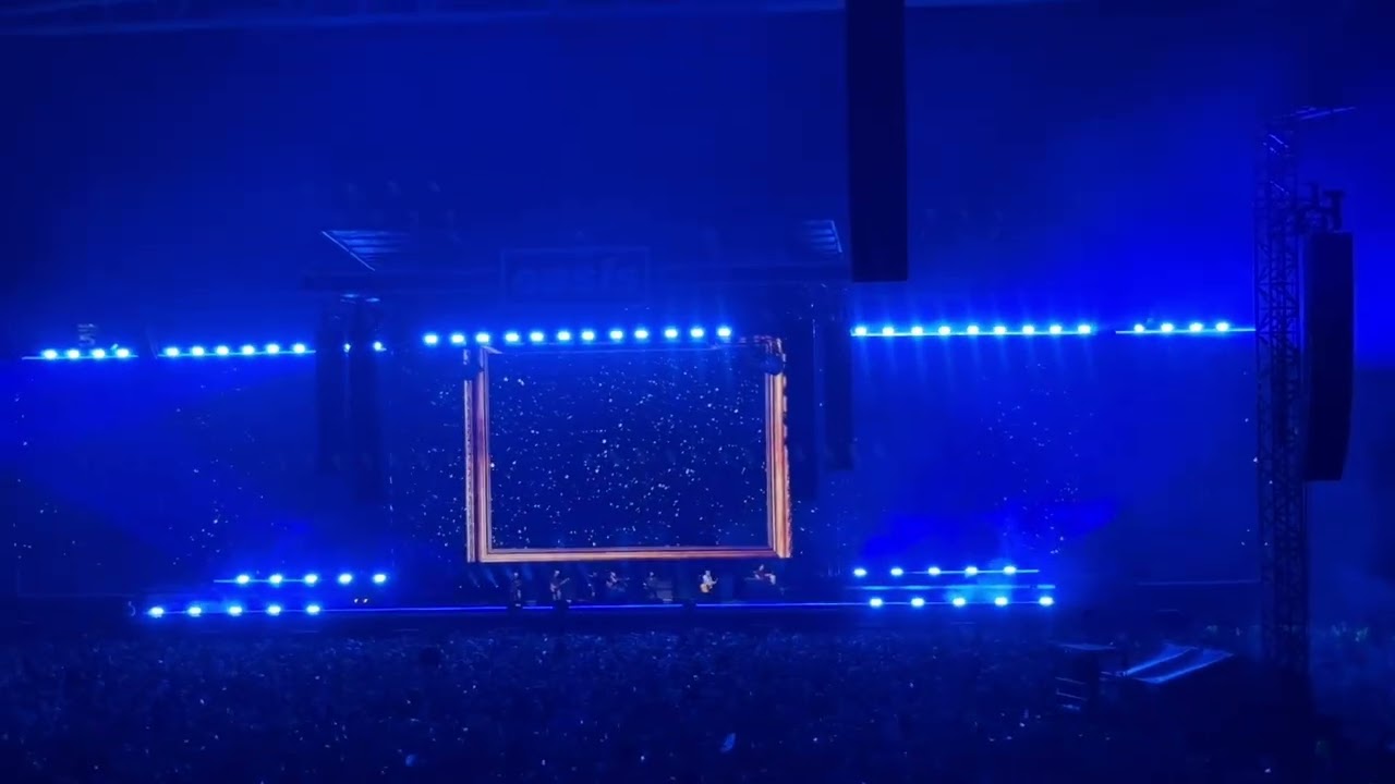 Oasis - Wonderwall - Cardiff (July 4th) 