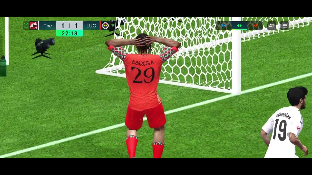 Playing Fc Mobile⚽