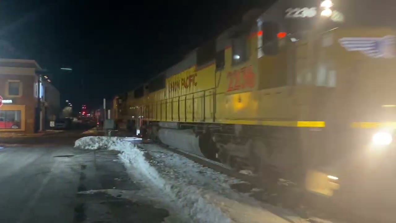 A wicked lash up blasting through springfield. My first sd60 leader 