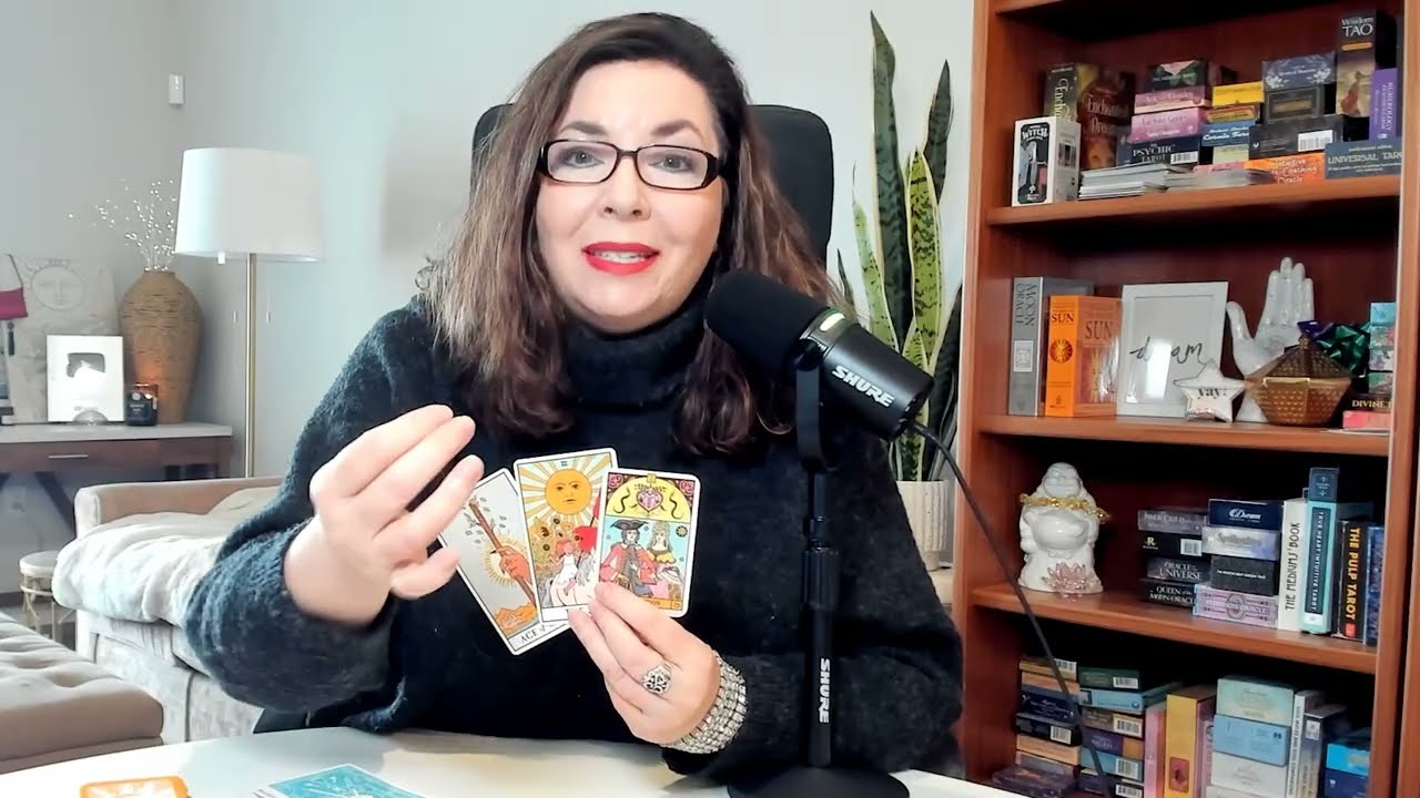 LEO 2026: What Changes This Year - Money & Career Astrology & Tarot