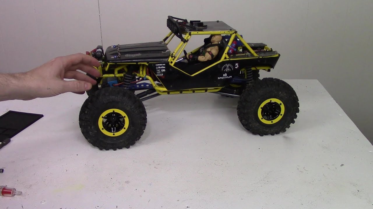 Painting Wheels for my Axial Wraith!