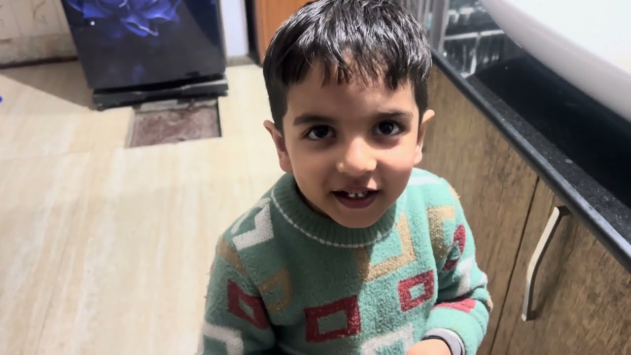 “Aadu Aur Family: Geyser Ki Pareshani Se Family Ki Masti Tak!”
