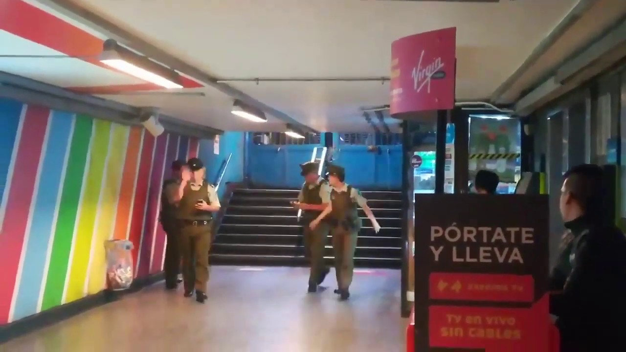 Evasión Metro Santa Lucia de Santiago Chile