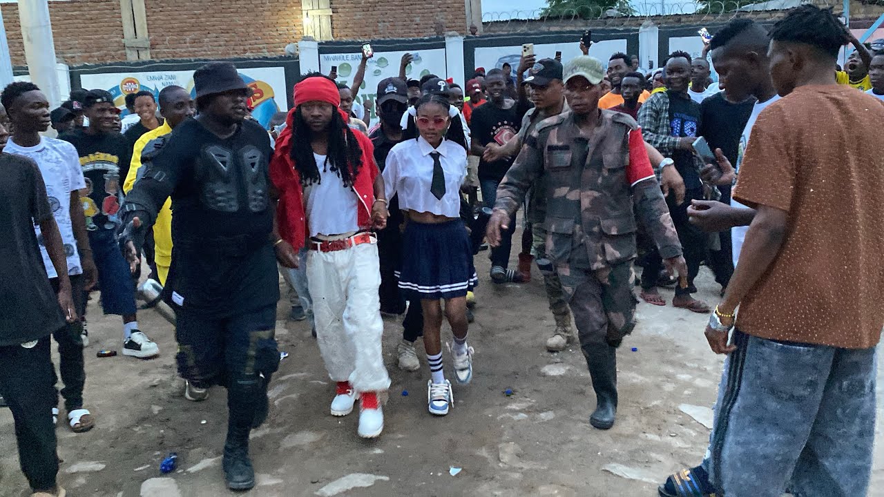 NYAGO MAN NA DOGO ZUUH WAHINGIA UKUMBINI NA ULINZI WAKUTOSHAA,WAHINGIA KIBABE SANAAA