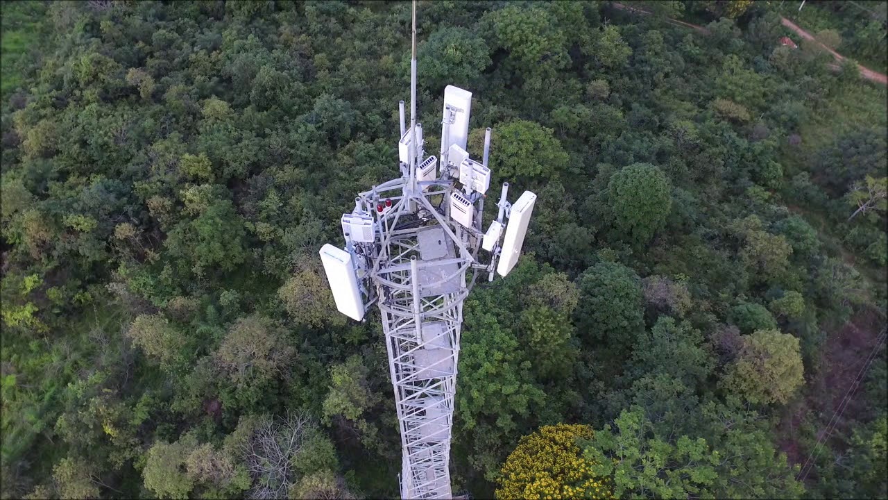 Vistoriando torre de telefonia desativa.