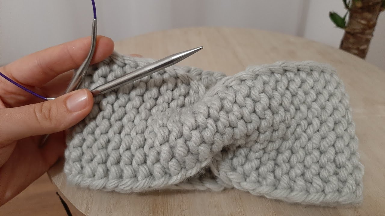 Bentiță tricotată / How to knit  headband with a twist