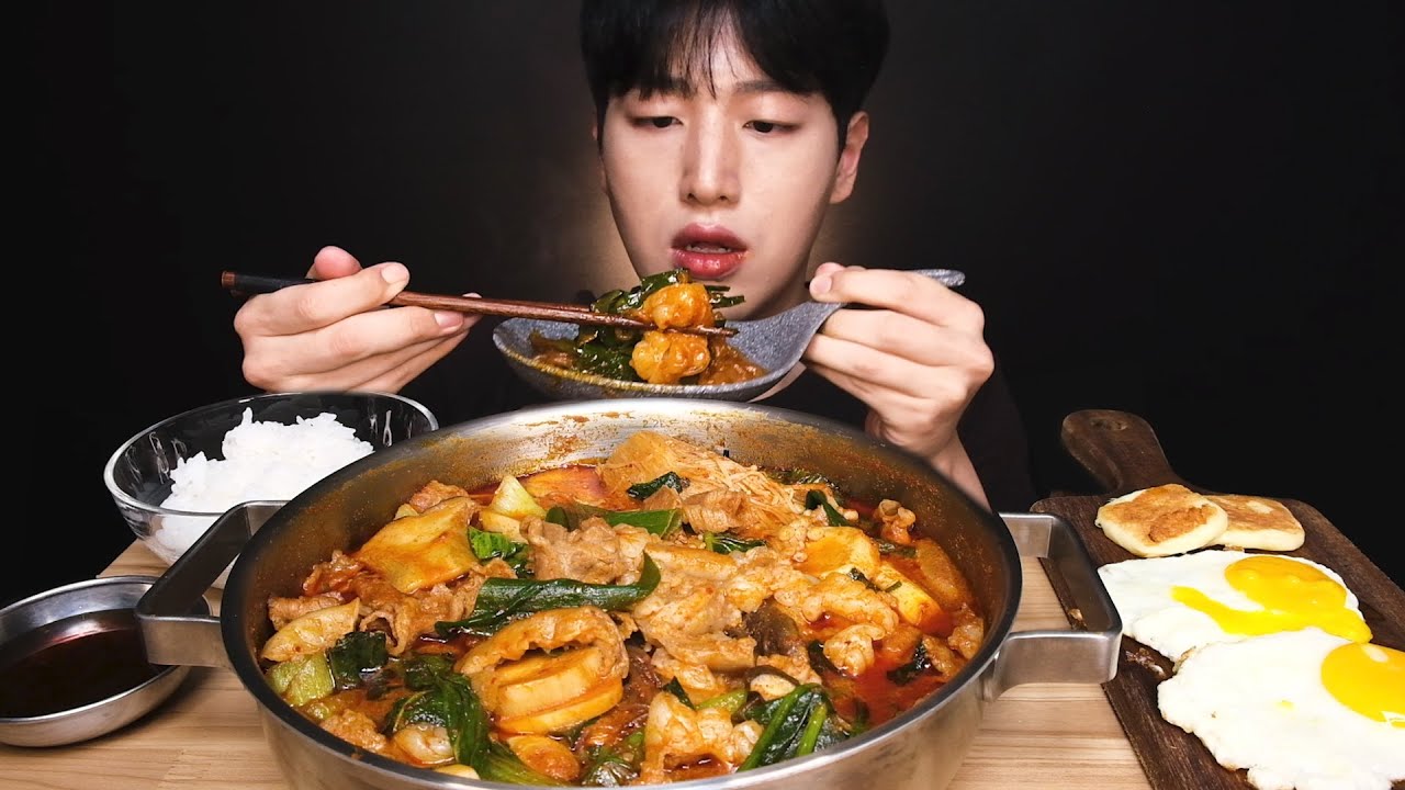 이열치열🔥 곱창전골 곱창 대창 우삼겹 가득넣어 먹방 마무리는 볶음밥! BEEF TRIPE HOT POT(Gopchang Jeongol) Eating Sounds MUKBANG
