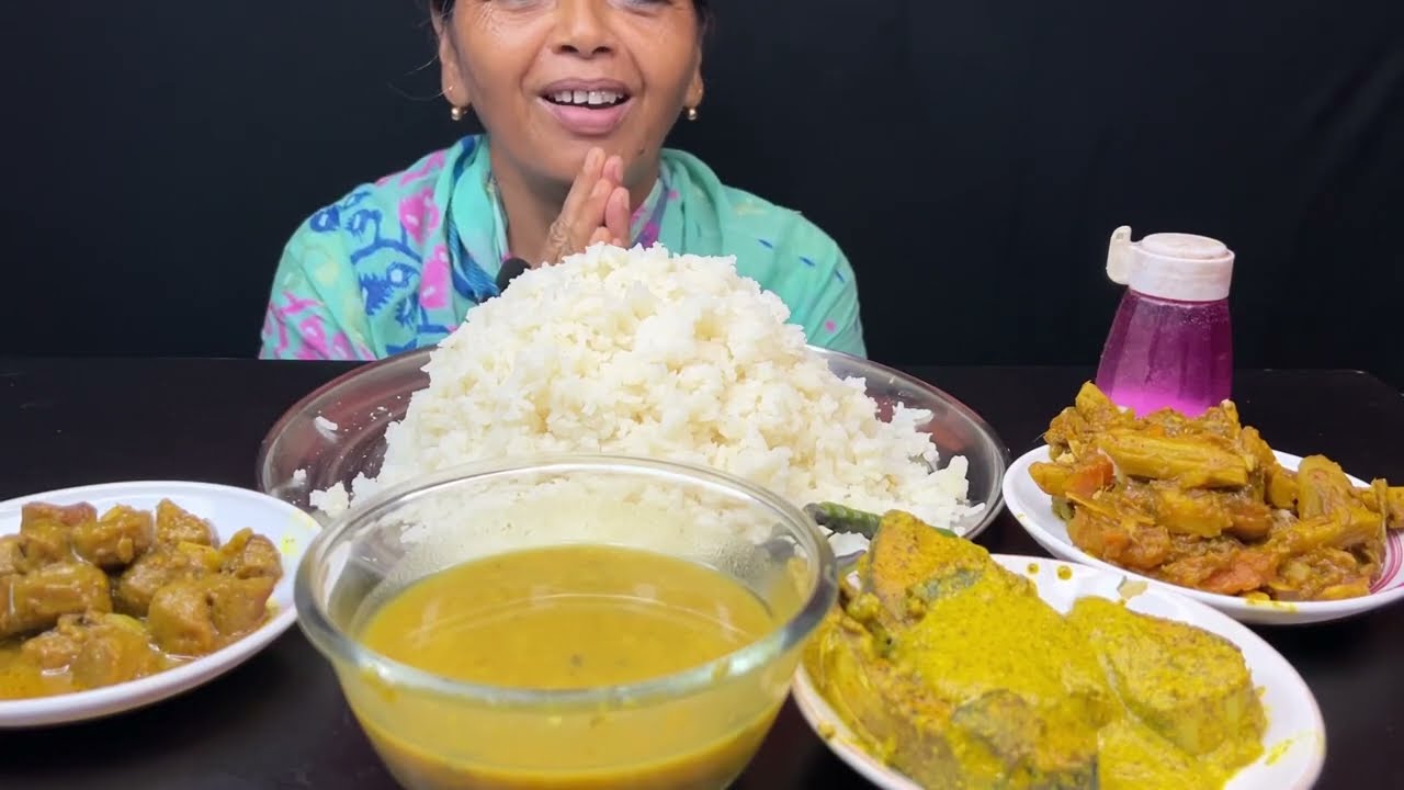 BIGBITES, EATING RICE WITH DAL, MIX VEG, SOYA CURRY, SORSHE ILISH।।