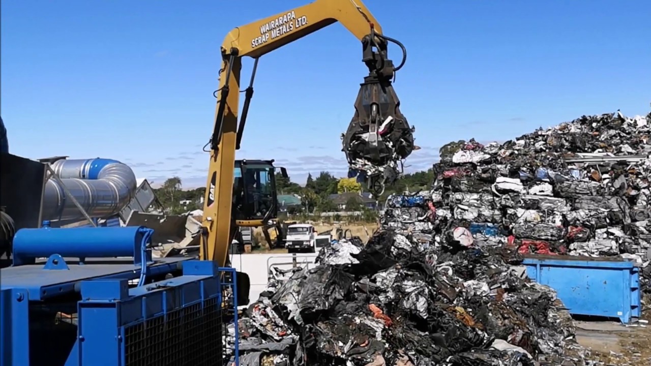 Ing.Bonfiglioli DRAKE 10 Hammermill Compact Shredder in operation in New Zealand