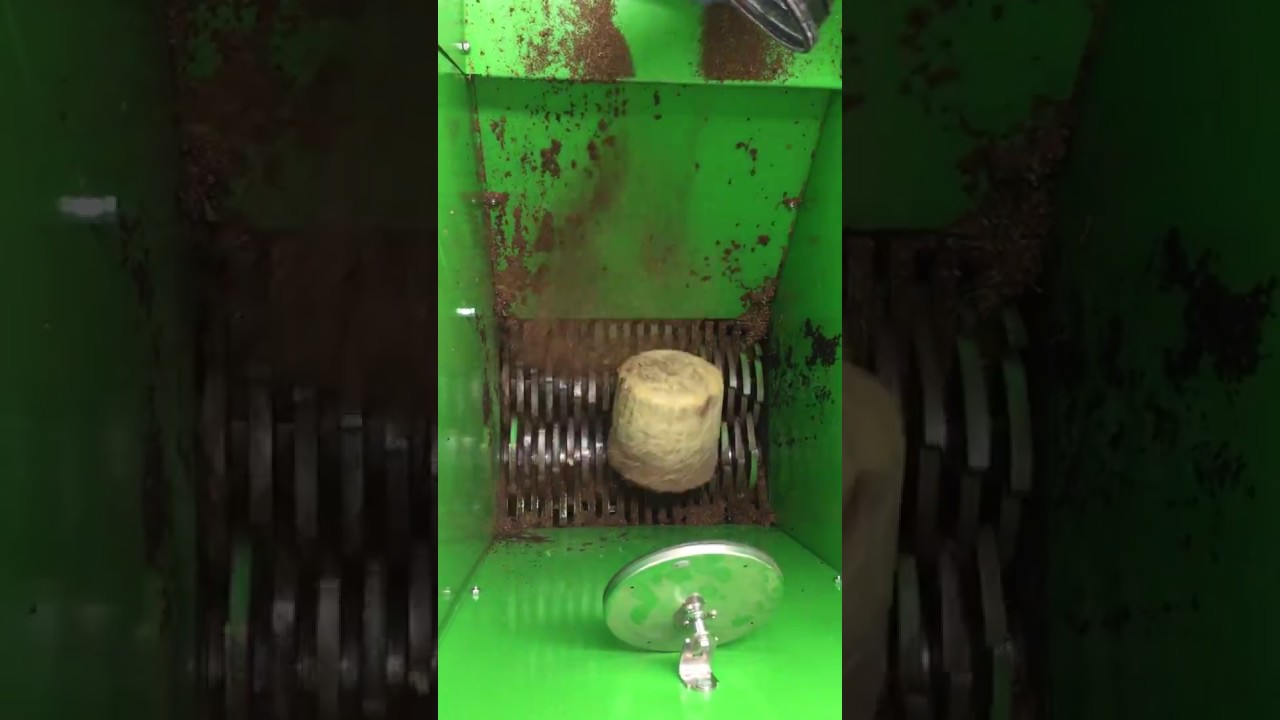 Cannabis waste shredding - DESTRUCTOCANN - Roots