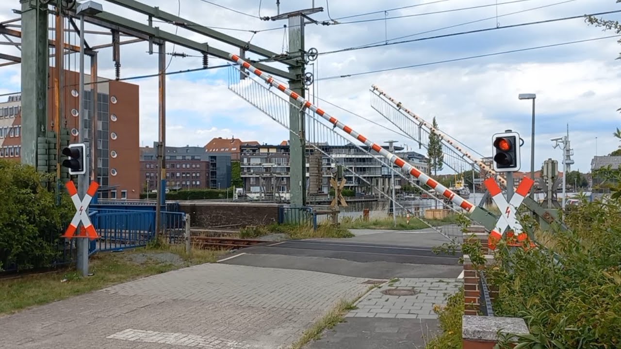 Bahnübergang Emden (DE) // Railroad Crossing // Bahnübergang
