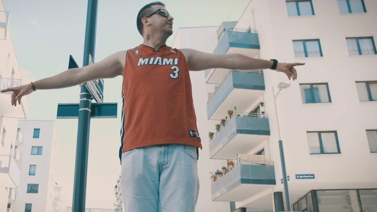 GÉ X BCK - A VILÁG A MIÉNK (Official Music Video)