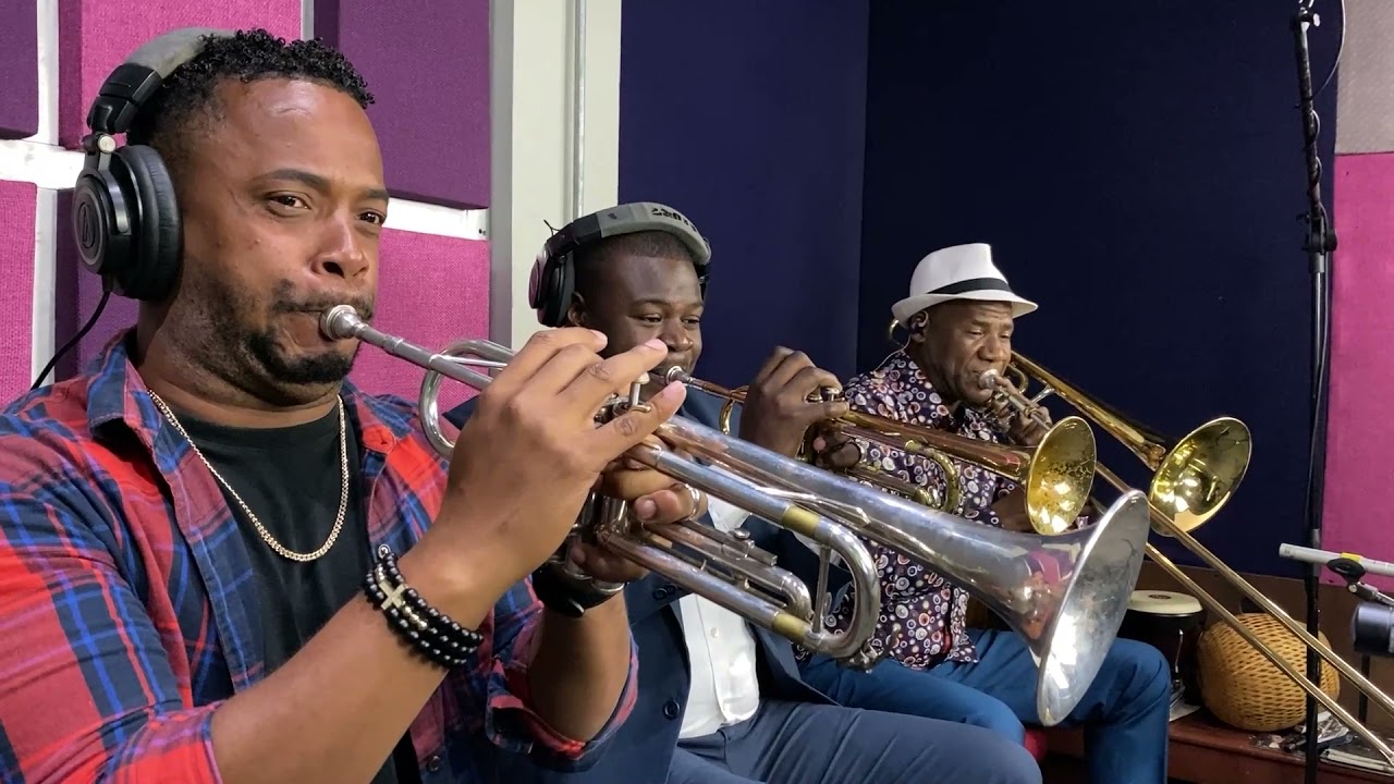 POR AMOR A MI PATRIA VIDEO OFICIAL