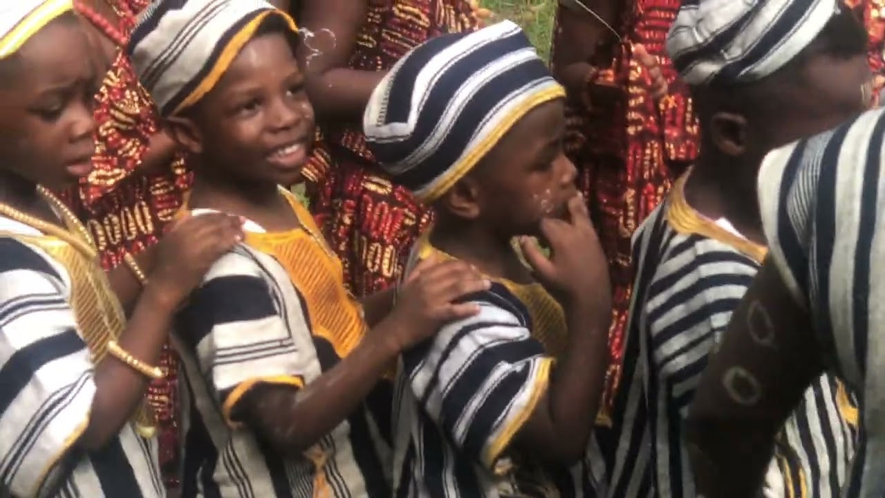 Beautiful kids. Jolies Enfants, beaux vêtements Culturels. CÔTE D’IVOIRE 🇨🇮 👧 👦 .