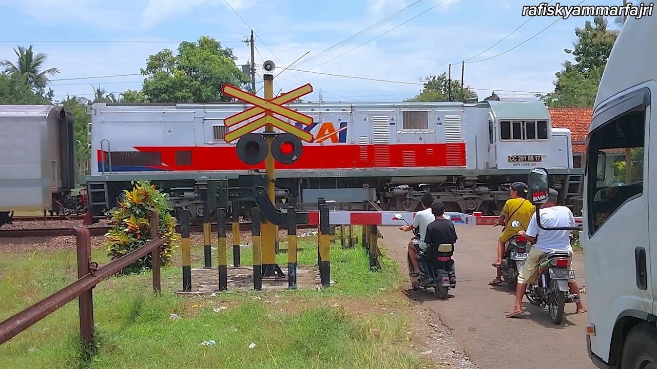 Palang Pintu Kereta Api | Level Crossing | Ka Sawunggalih