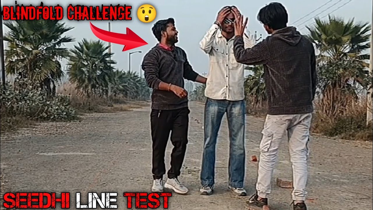 Blindfold Challenge 😲 | Kya Main Seedhi Line Mein Chal Paya?