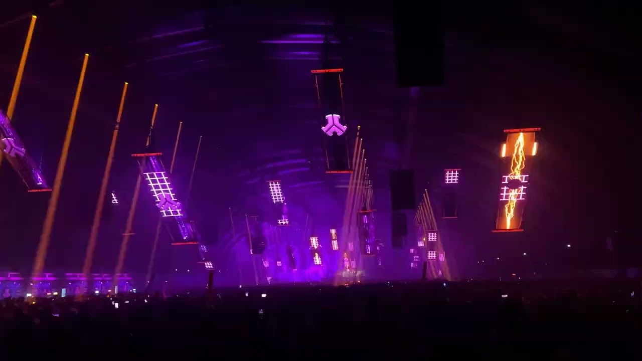Gearbox Hosting Defqon.1 2024 bat the blue