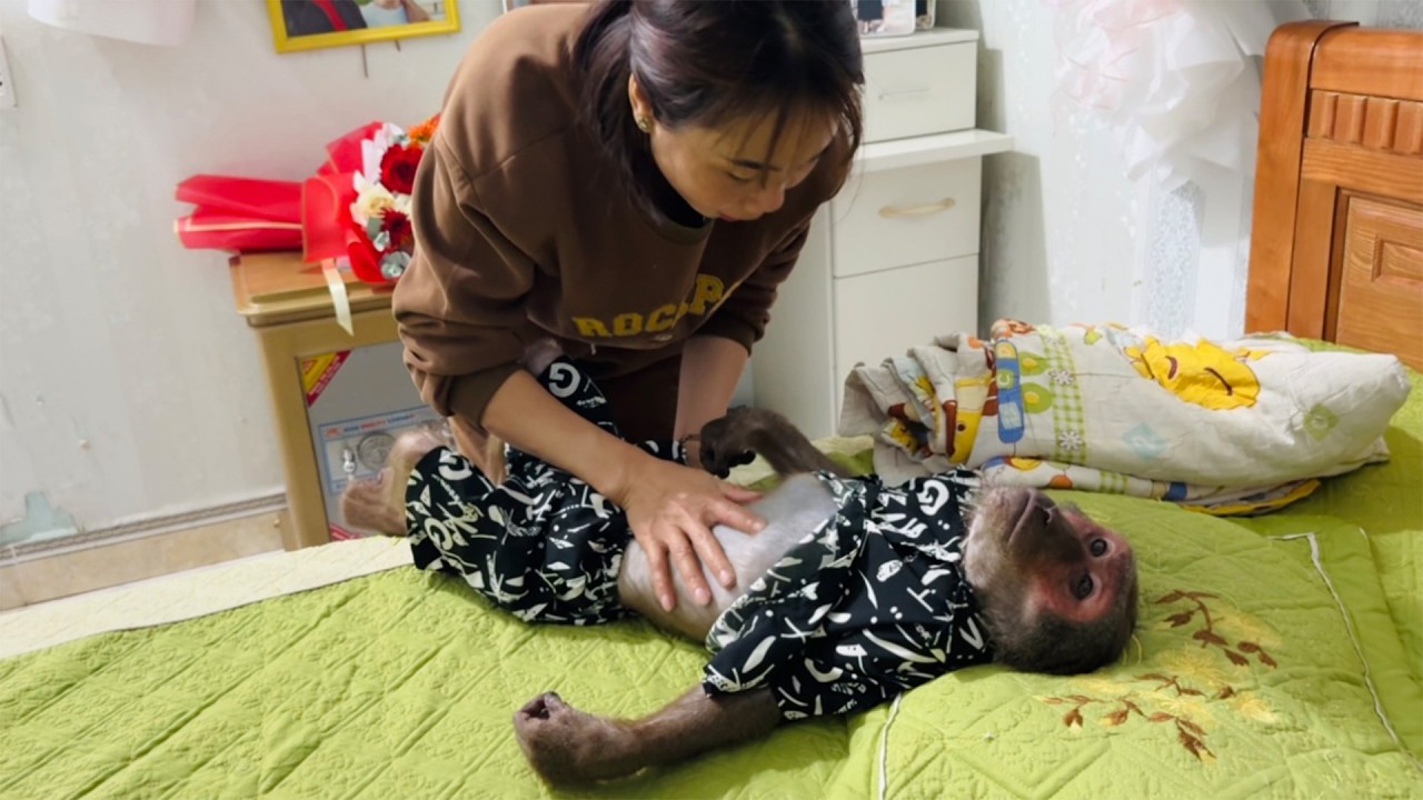 Abu’s Sudden Stomachache Causes Mom to Worry About Him