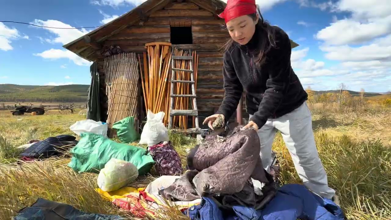 Байшингийнхаа таазыг цэвэрлэв😬 || Let's tidy up the roof of the house