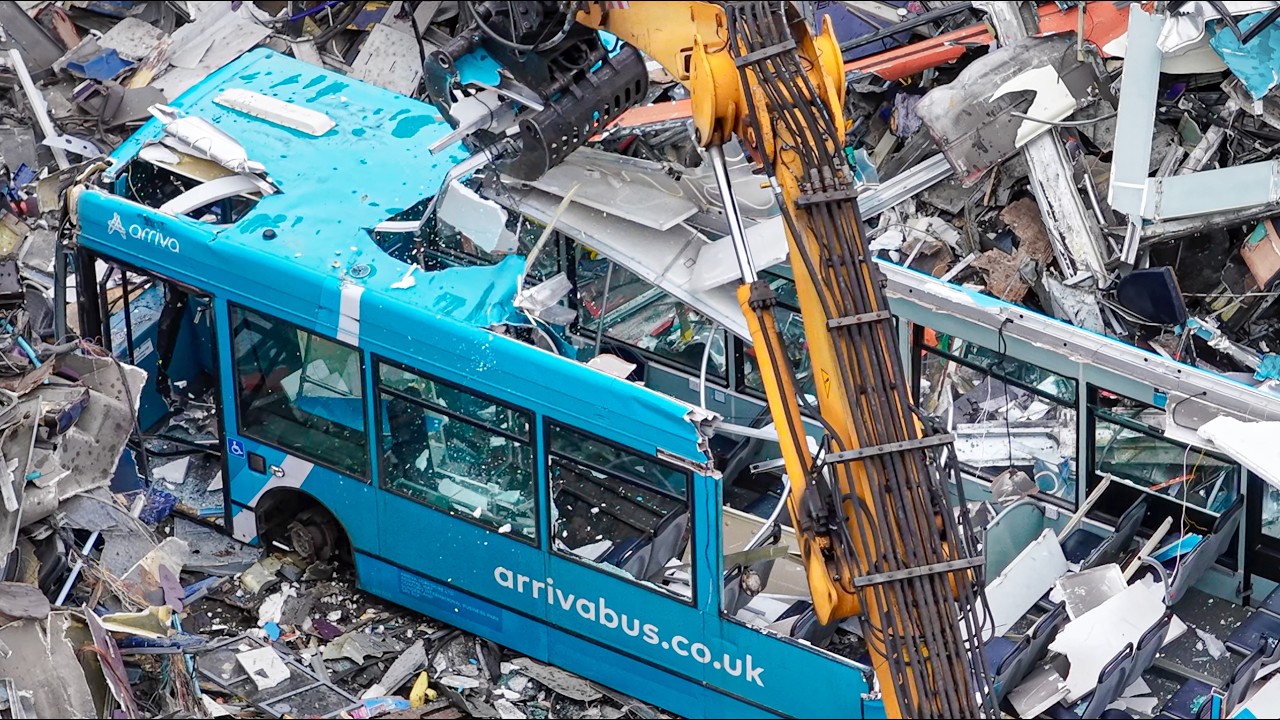 ADL Enviro200 Bus Scrapped! Alexander Dennis (E200) BROKEN TO PIECES