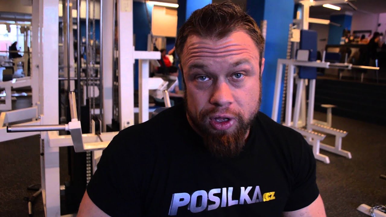 Posilka.cz - Filip Grznár - triceps jednou rukou za hlavu