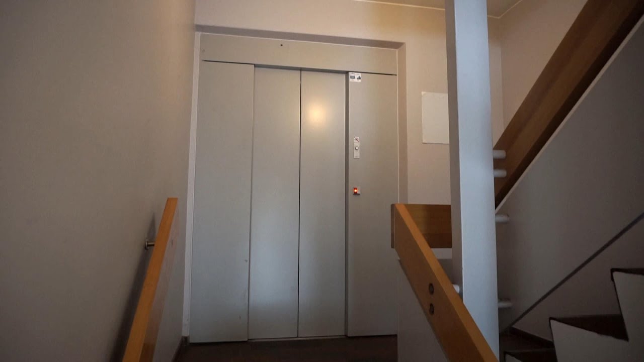 Original 1974 OTIS traction elevator with automatic doors @ Platanvej 2, Frederiksberg, Denmark