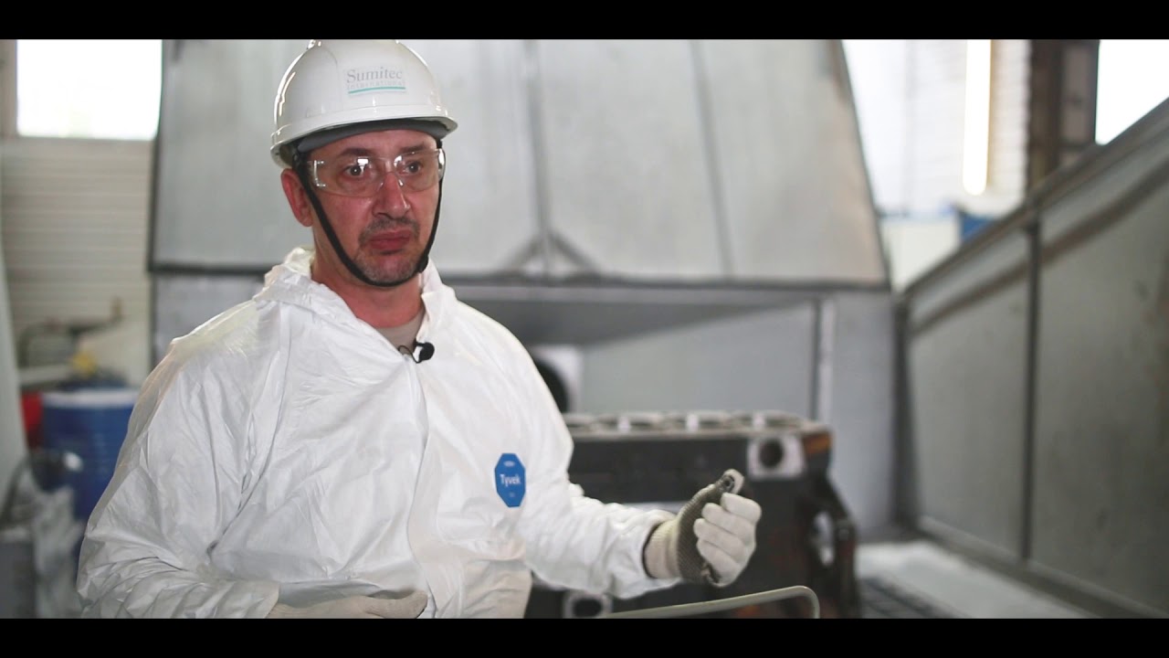 Tyvek® 500 Xpert защищает ремонтников от загрязнений