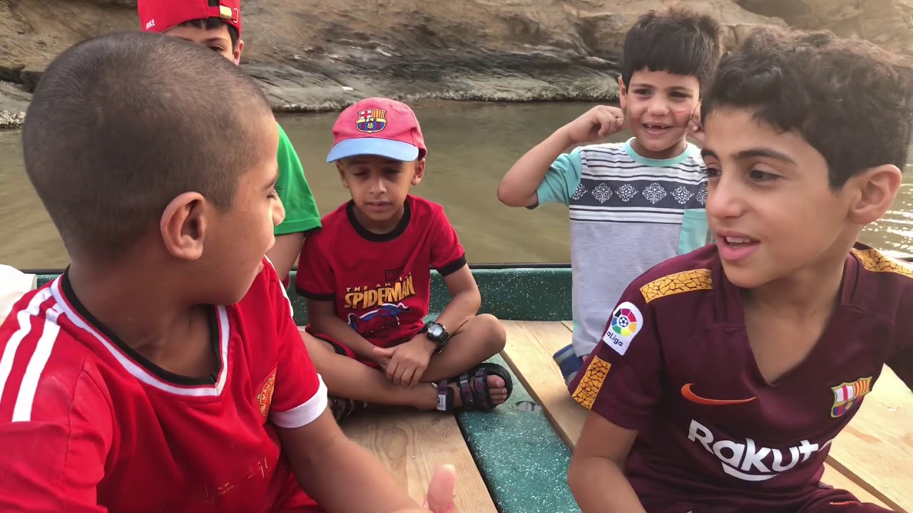 أهالي منطقة يتي ( الحراثي )يحتفلون بالقرنقشوه. و يتغنى بها الأطفال ويتشوق إليها الكبار