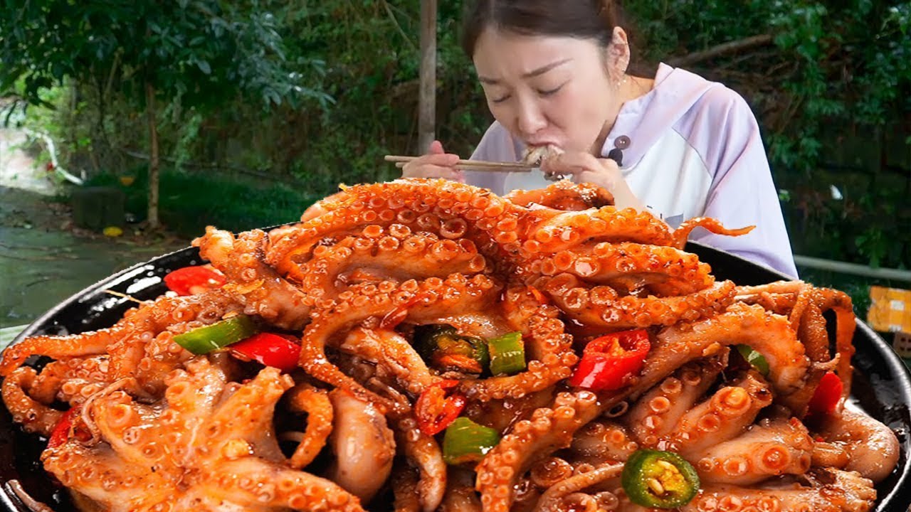 金老師買來章魚，小雨做成爆頭香辣八爪魚，一口一個肉肉的好過癮【市民朱小雨】