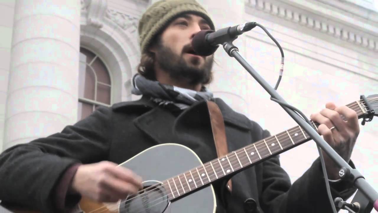 Ryan Bingham performs 