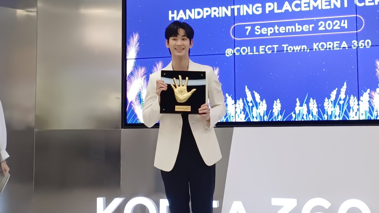 Kim Soo Hyun Meletakkan Handprinting di KOREA 360 Jakarta