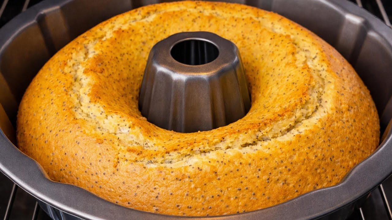 Zitronen-Mohn-Kuchen – frisch, locker & einfach
