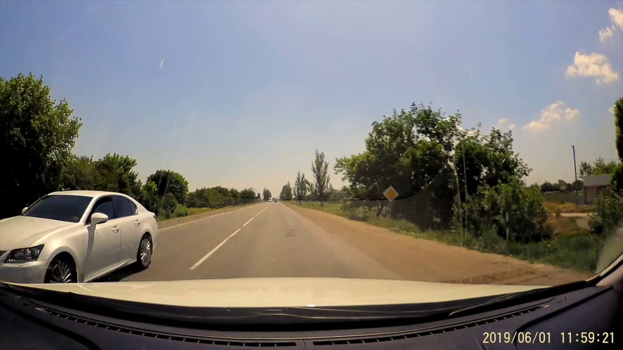 Дорога из Николаева в Скадовск в 2019 году (вид спереди)