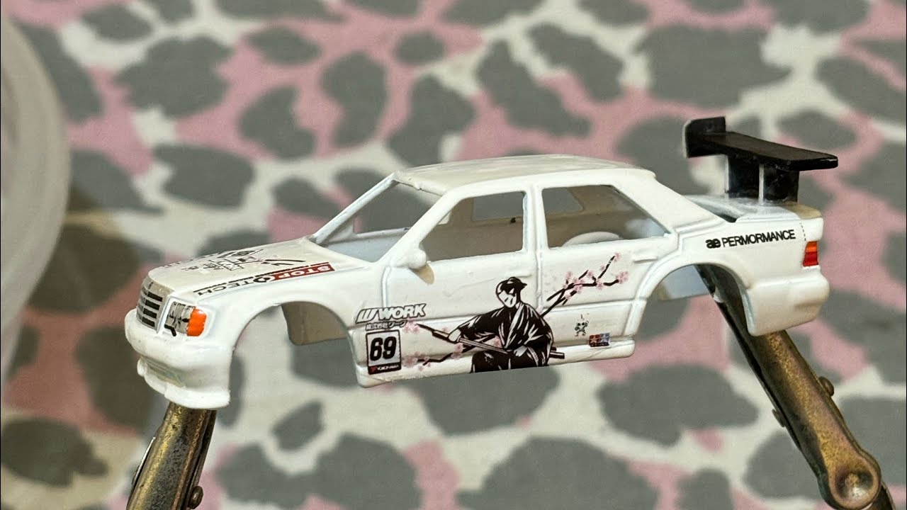 Adding a rear spoiler in a hotwheel | Customisation of the mercedes benz 500e