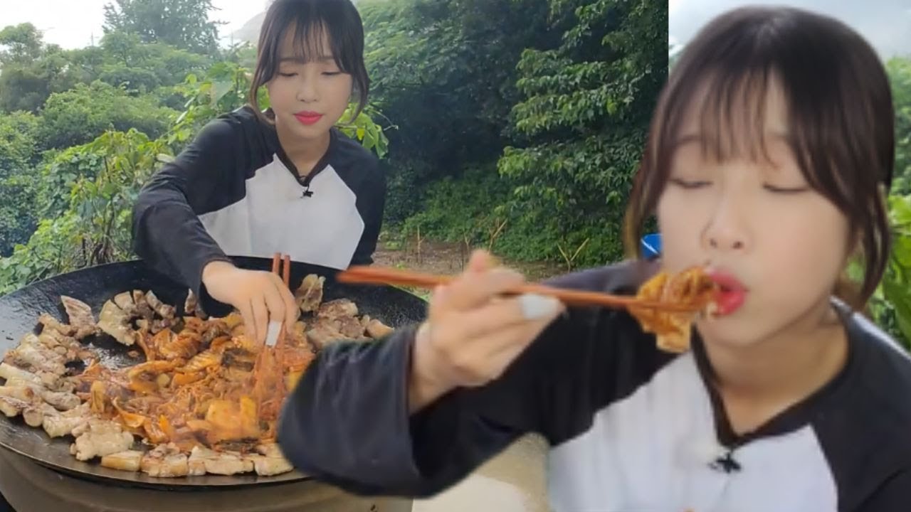Giant Cauldron Lid Pork Belly Mukbang made by Tzuyang