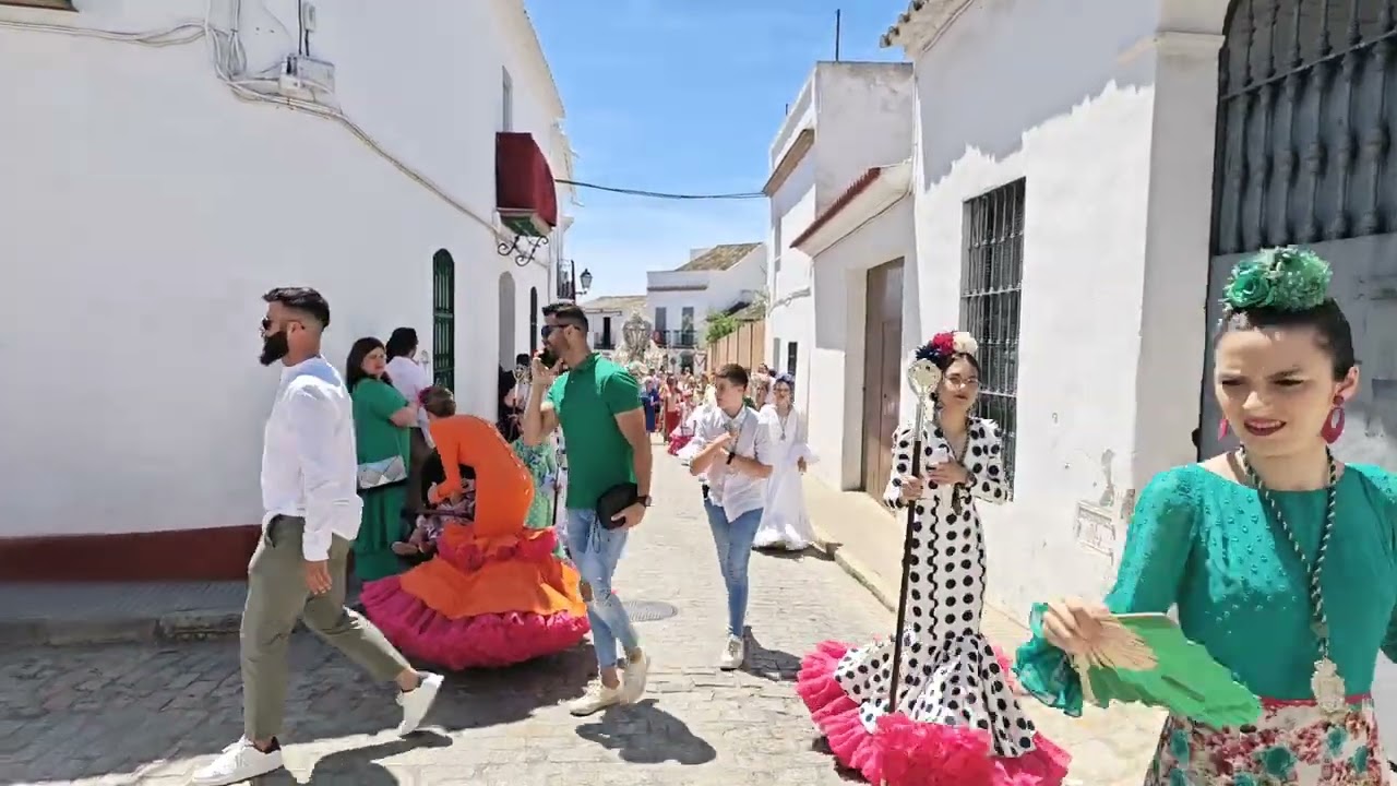 La Cruz de Arriba de Rociana del Condado por C/ Hinojos...2023.