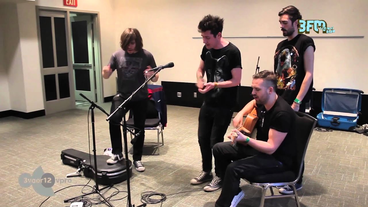 Bastille - 'Pompeii' Live @3voor12 radio bij SXSW