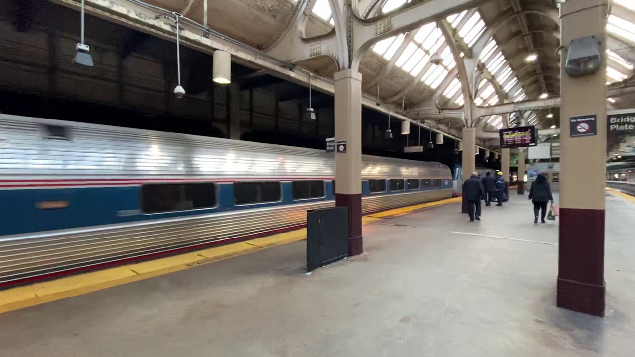 Amtrak Silver Meteor 97 w/ 2 deadheading Phase 3 Viewliner Sleepers