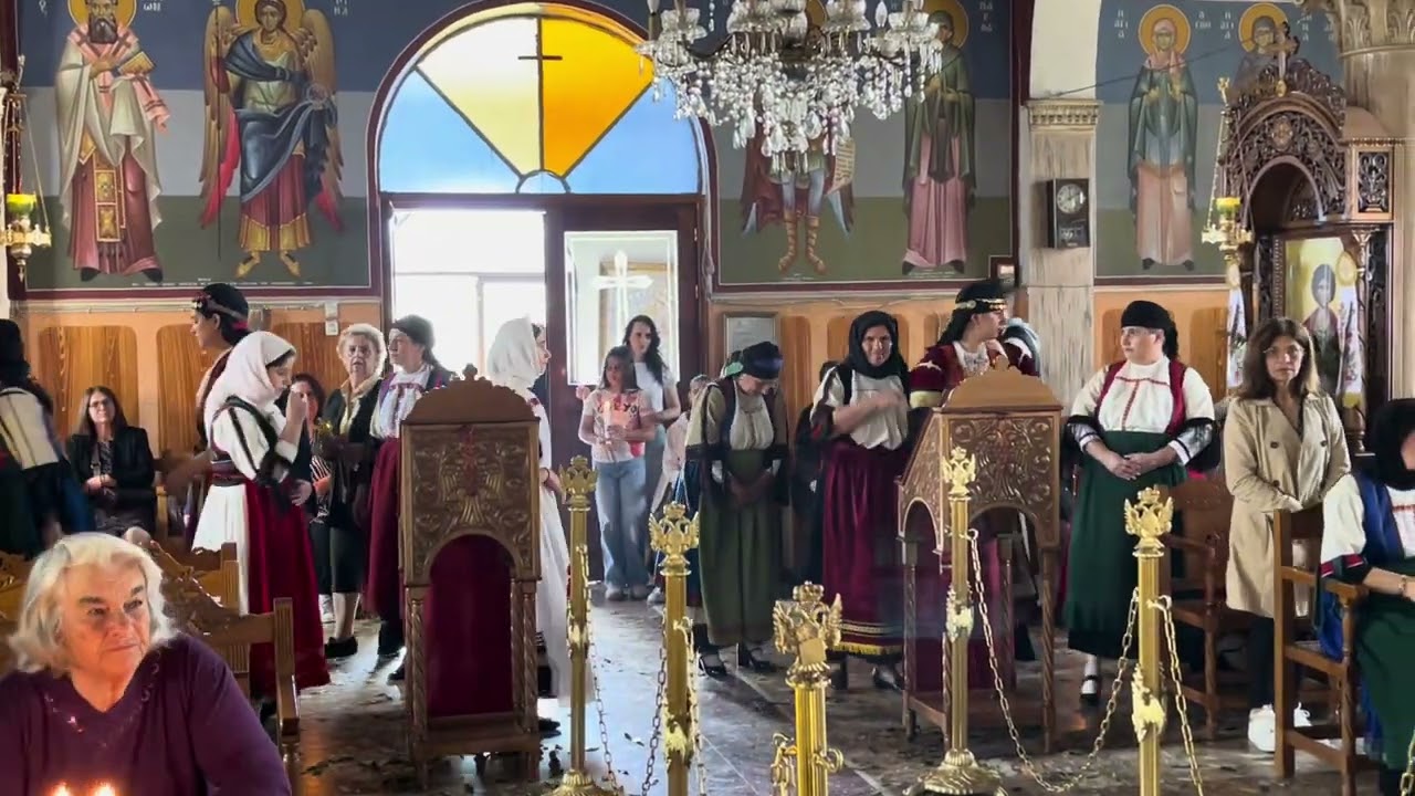 Σεργιάνια Κρανια Καρδίτσας. Καραγκούνες στην εκκλησία