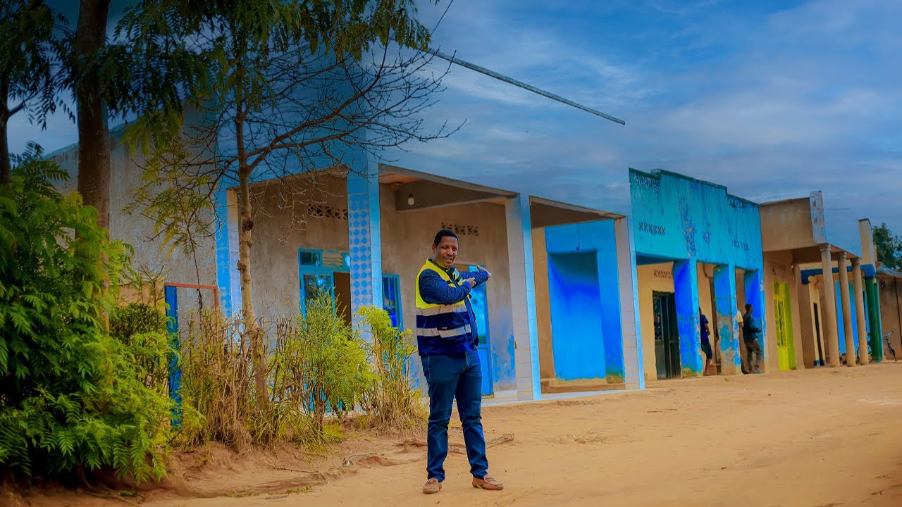 Inzu ebyiri(2) zifite imiryango(door) 6 ibiri muriyo ni ubucuruzi kuri 15 millions/bugesera kibenga