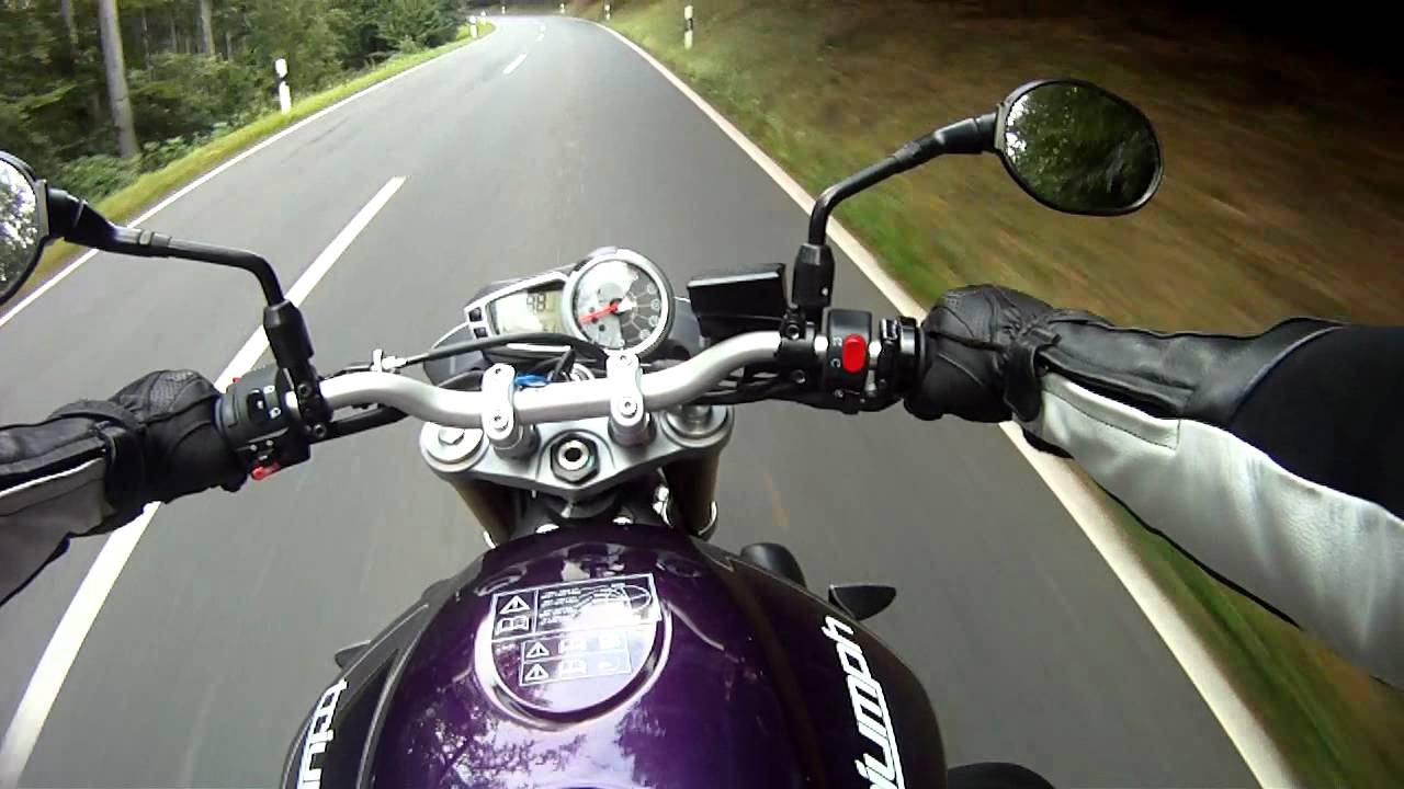 GoPro HD Hero 960 Triumph Street Triple Testride