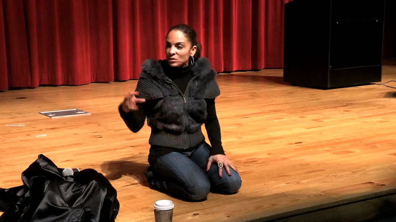 Jasmine Guy visits North Atlanta High's Center for the Arts