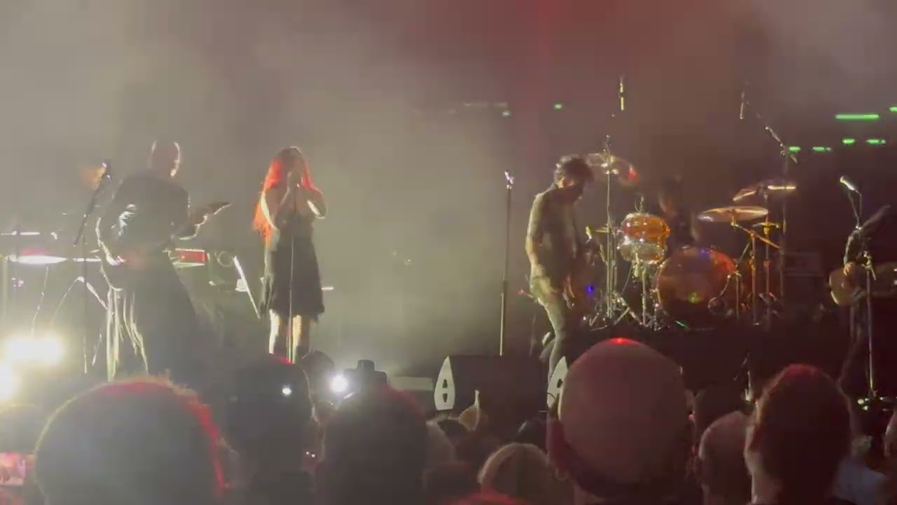 Crowd sings Happy Birthday to Gary Numan and then daughter Raven Numan plays Nothing's What It Seems