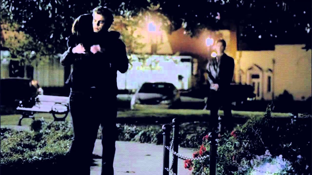 Damn Girl - Damon/Elena [Vampire Diaries]