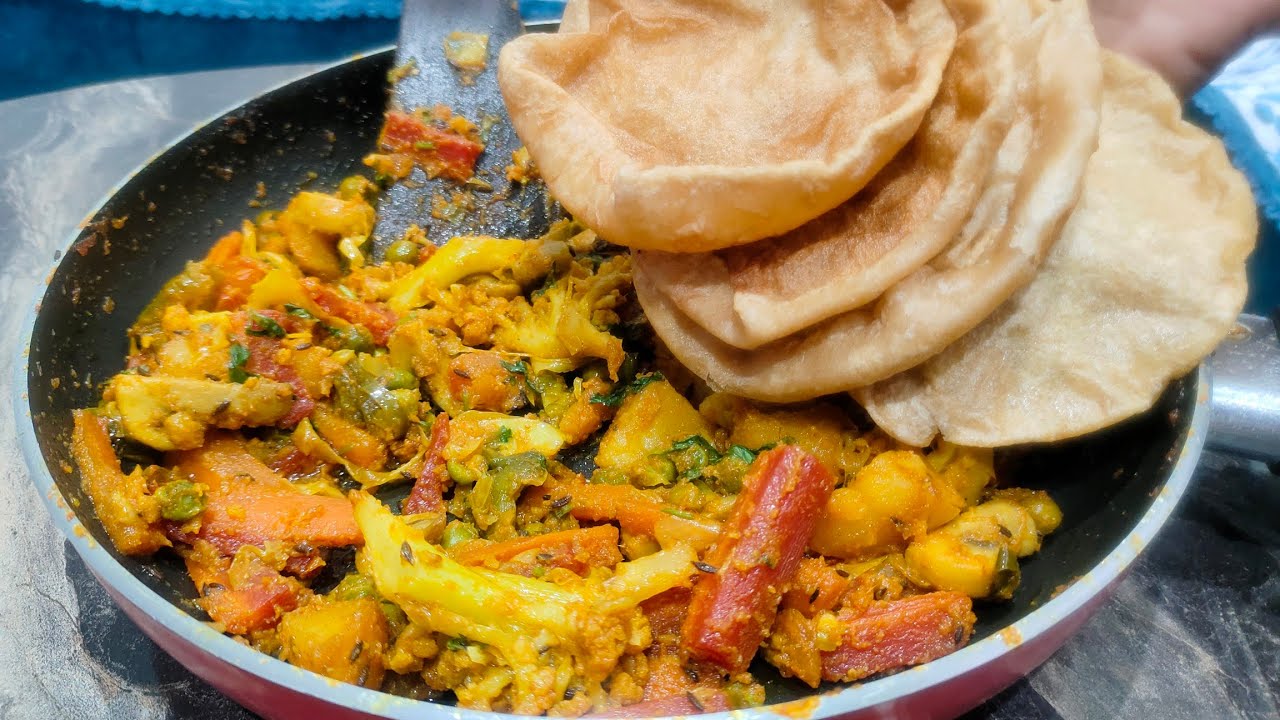 Mix Veg ki sabji banana seekhe live video mai unique style.