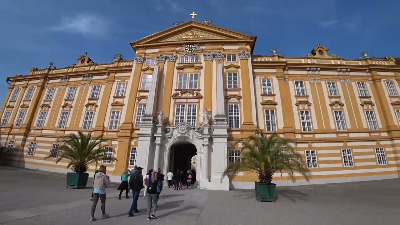 137. Melk apatsag es Krems varos nezes.