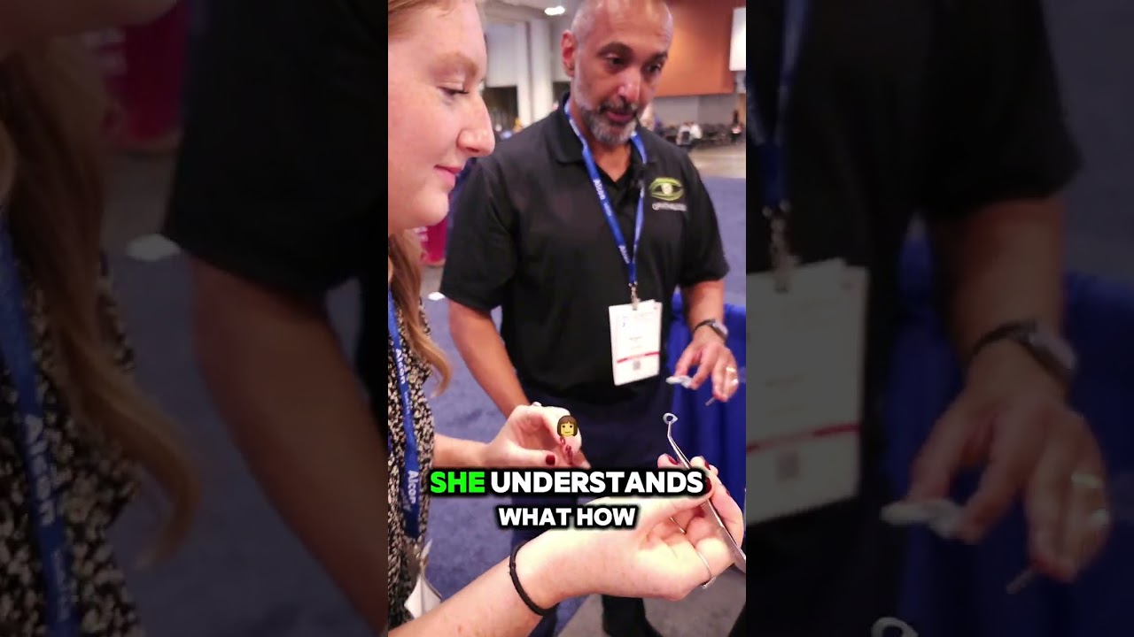 Dr. Alex Kabiri Teaches Optometry Students How to Apply Aurora Amnion Membrane at AOA 2024