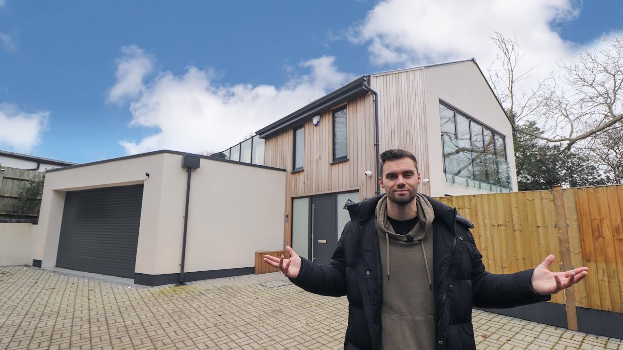 Inside a luxury &pound;1,425,000 Essex New Build (full house tour)