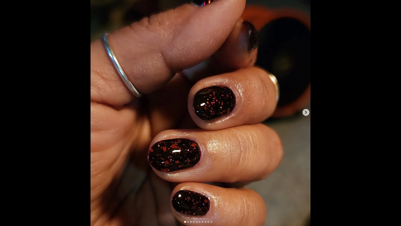 Сезонная стойка осень-зима 2025