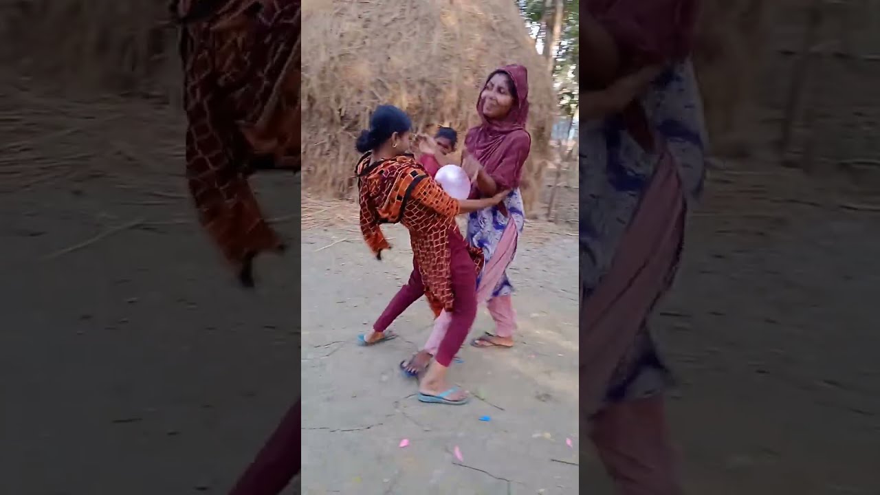 পেটের সাথে বেলুন ফাটানো মেয়েদের আজব খেলা।Popping balloons with belly is a funny game for girls.